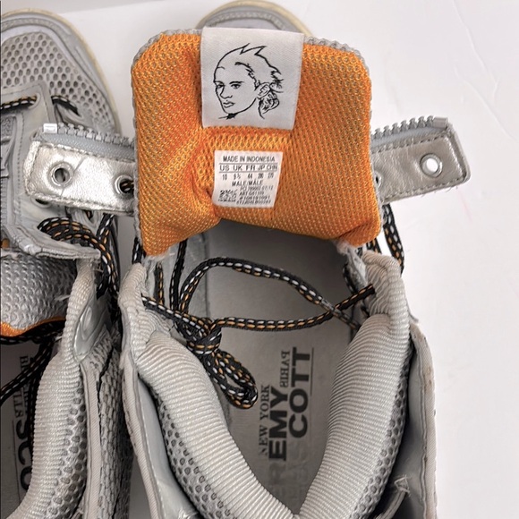 Jeremy Scott Wings x Adidas 
2.0 JS Obyo Metallic Silver
Sneakers - Picture 10 of 16